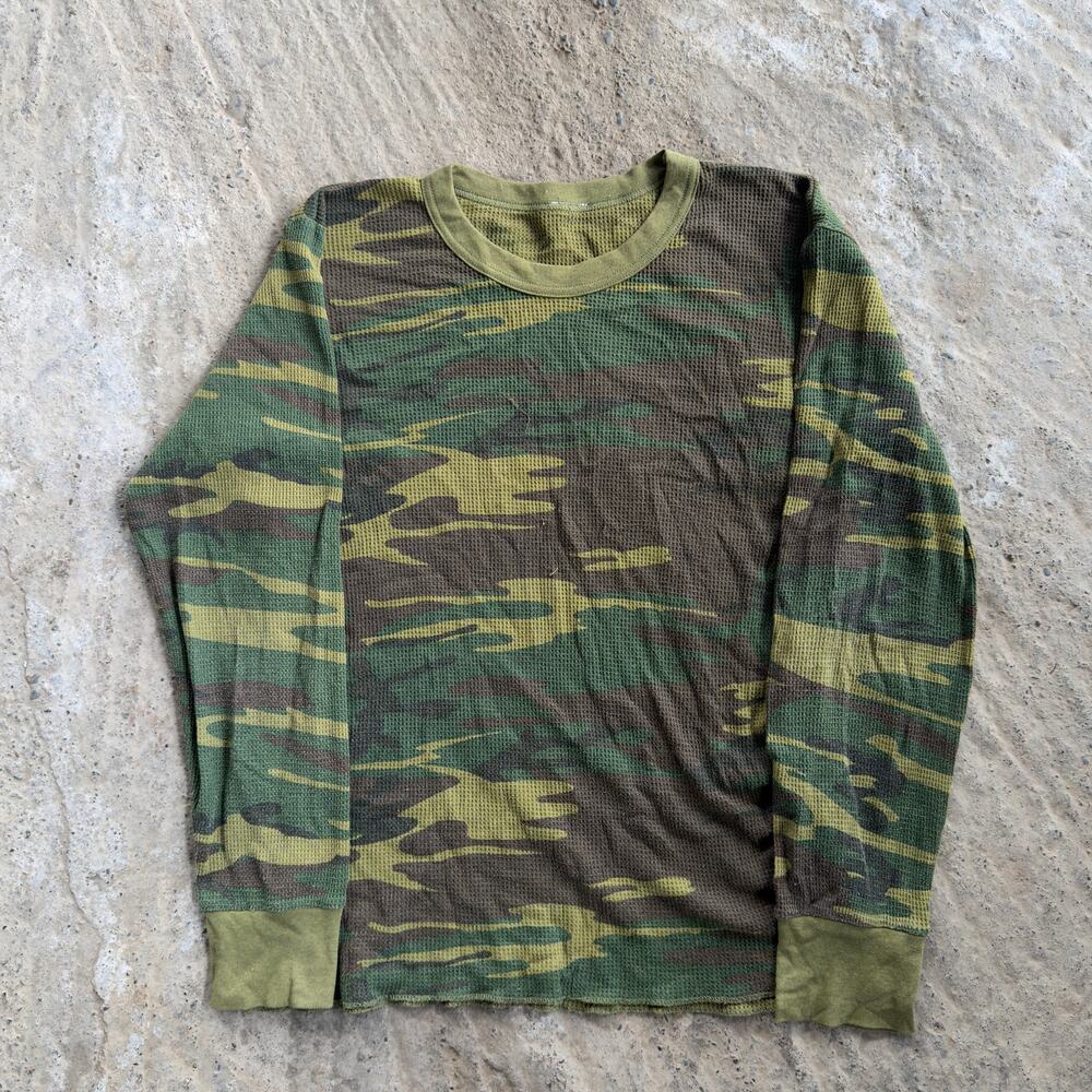 VINTAGE 80S THERMAL WAFFLE KNIT LONGSLEEVE CAMO SHIRT FITS MENS MEDIUM